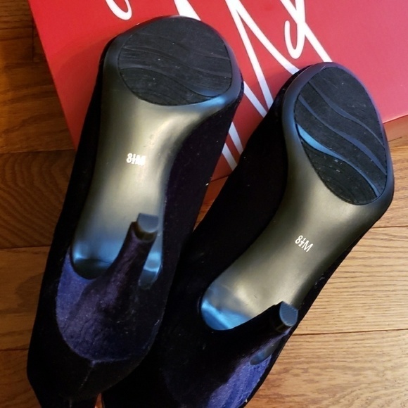 Impo midnight blue heels. NWT. - Picture 6 of 8
